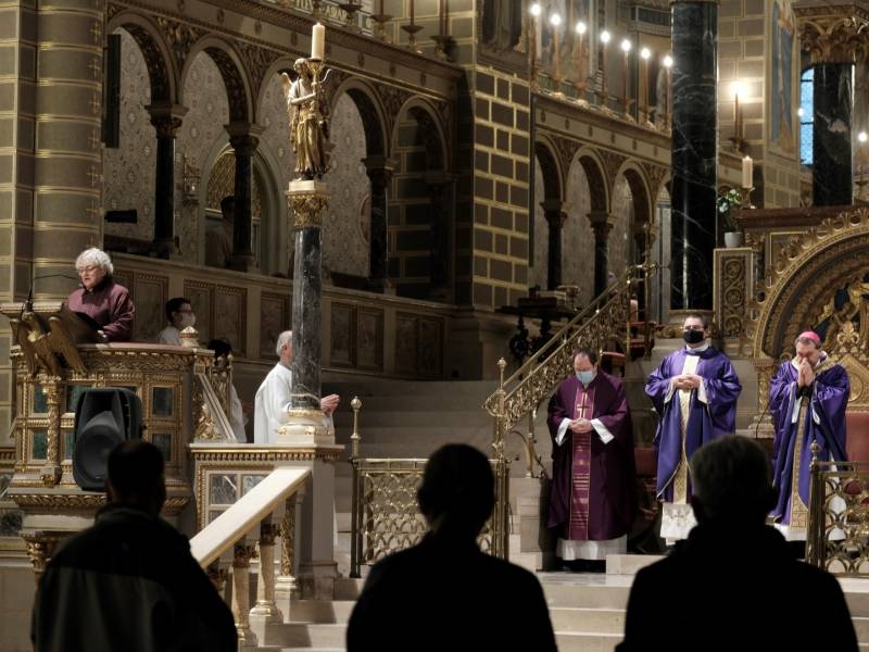 Elhunyt püspökök miséje (14).JPG